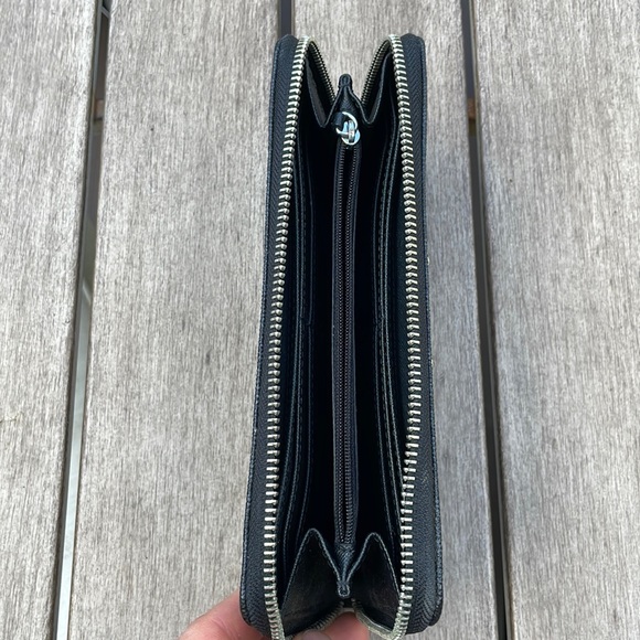 Michael Kors Mk Mono Wallet - Picture 7 of 8